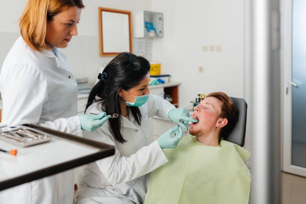 Best Dentist Open Late Near Me  in Bagdad, FL